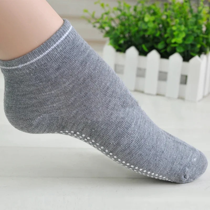 1-2足組 女性用滑り止めソックス トランポリン ヨガソック - Trampoline Park Sock のレビューと価格